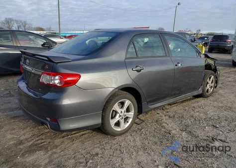 2011 Toyota Corolla S z USA, uszkodzony, nr VIN 2T1BU4EE3BC675195